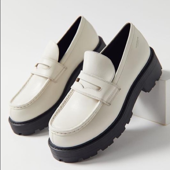 Vagabond Shoes - vagabond penny loafer in cream color
